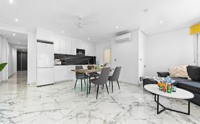 Apolo Beach Front - Sea View Luxury Apartment